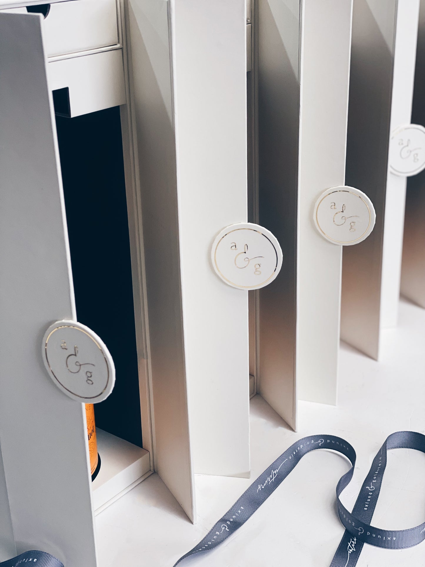 Parcelle | Luxury Wine and Champagne Gift Box | Luxury branded Corporate Gifts