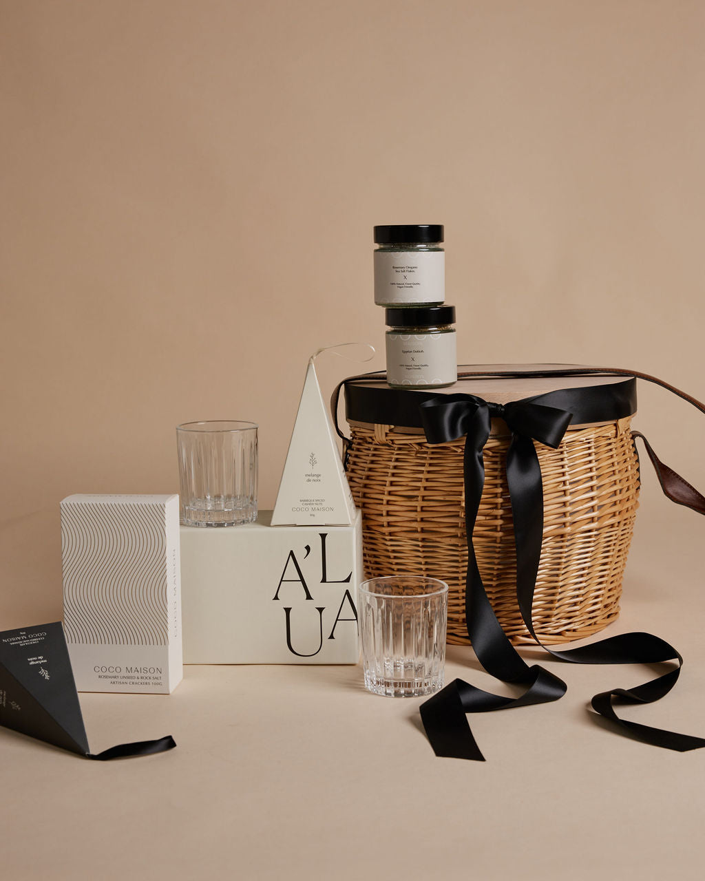 Parcelle | The Scenic Stop – Whiskey Glass Picnic Gift with Branded Basket