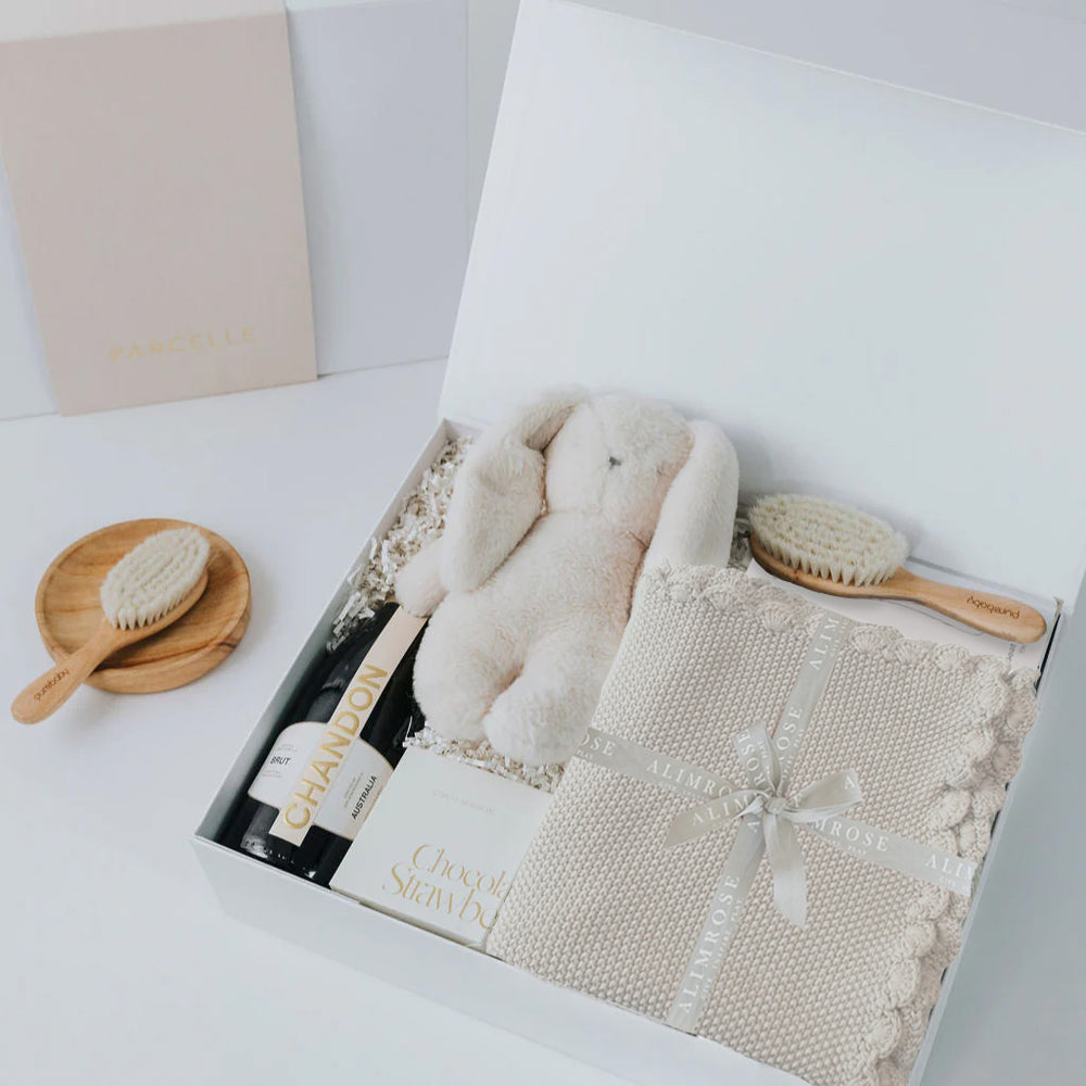 
                      
                        The Luxe Baby Neutral Hamper
                      
                    