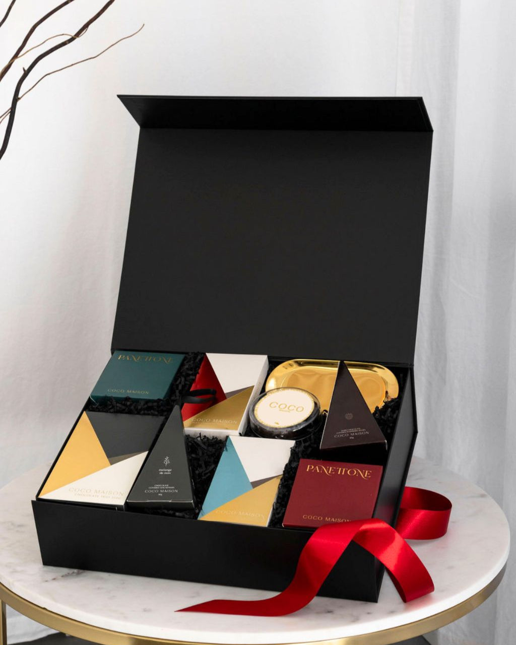 Parcelle | Team sharing Christmas gift box filled with Panettone, deluxe chocolates, macadamias and gold serving tray