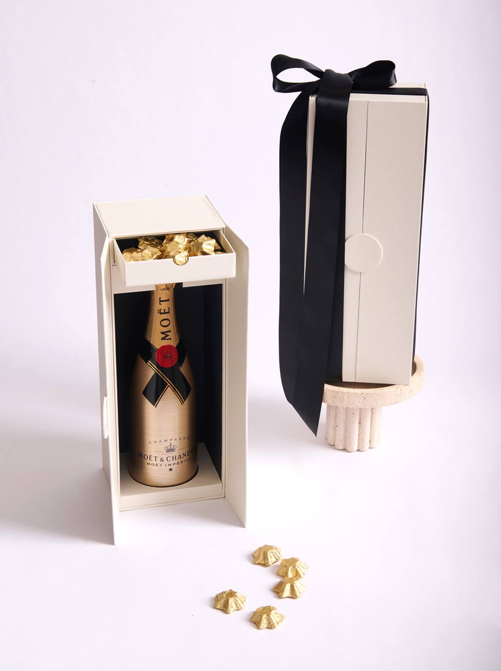 Parcelle | Box Exterior: Elegant Parcelle Gold Christmas Cellar gift box with a sleek double-door magnetic closure, perfect for luxury wine and champagne gifting.