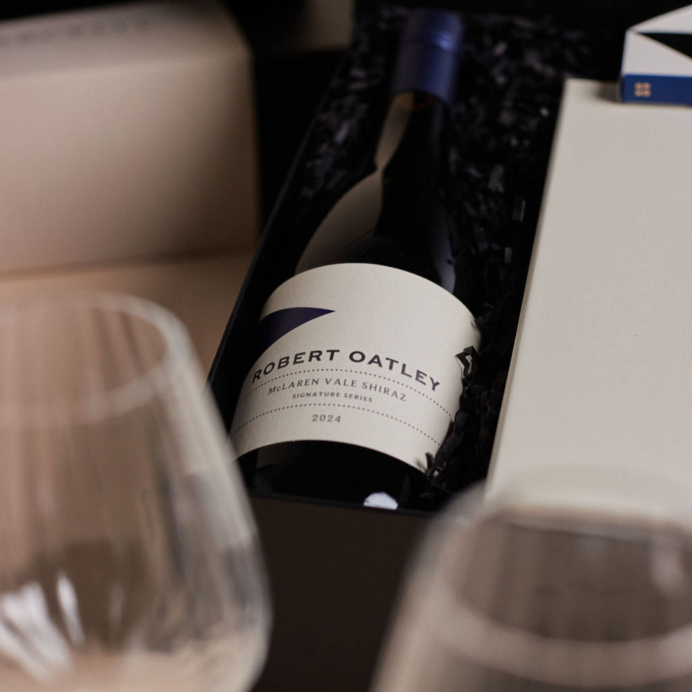 
                      
                        Parcelle | Branded client gift with wine, sweet treats and premium packaging
                      
                    