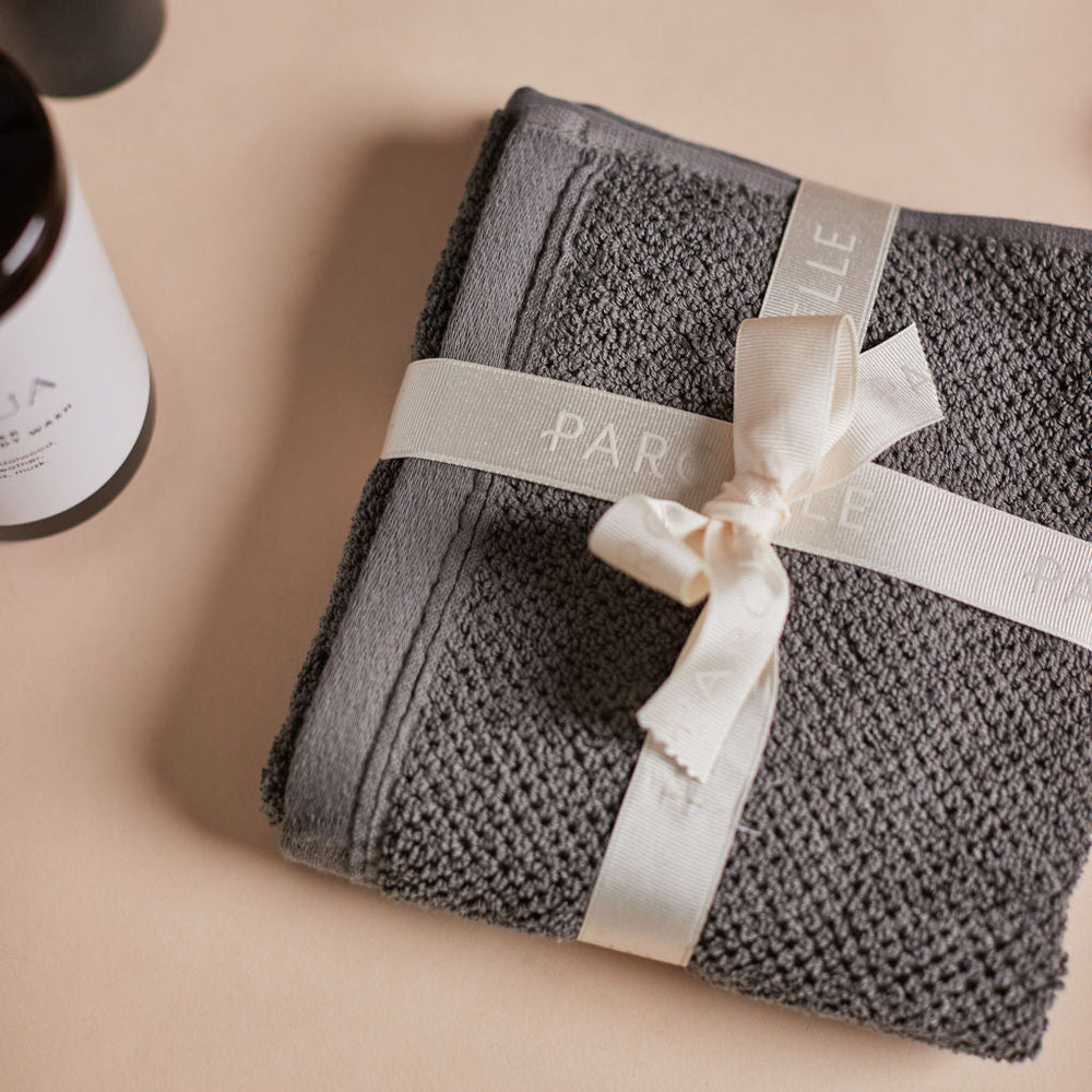 
                      
                        A Styled Picnic Basket Gift
                      
                    
