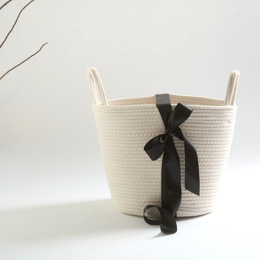 
                      
                        House to Home - Parcelle
                      
                    