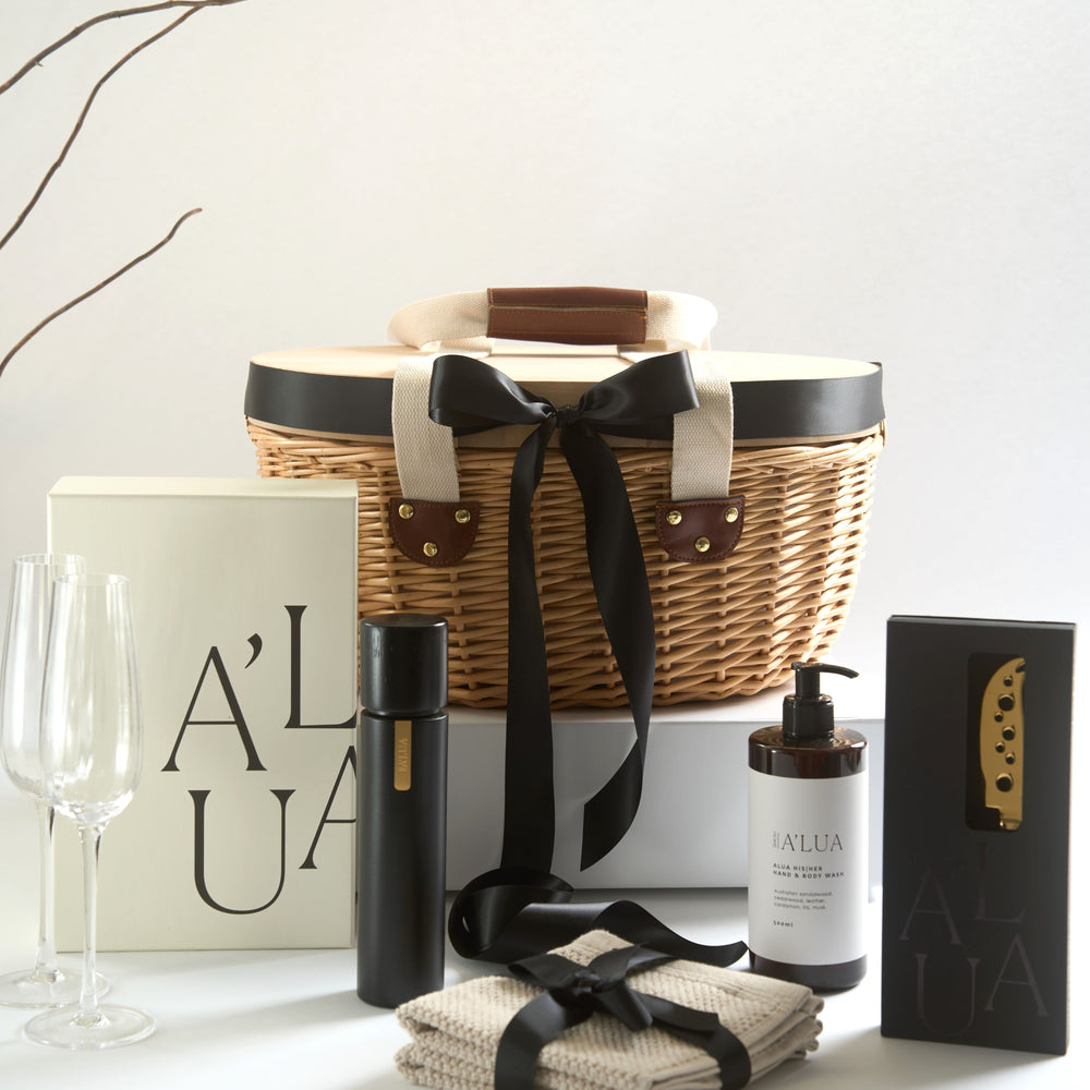 Parcelle | La Grande’ A’Lua Home Wicker Picnic Basket Gift | All the Essentials for a new home 
