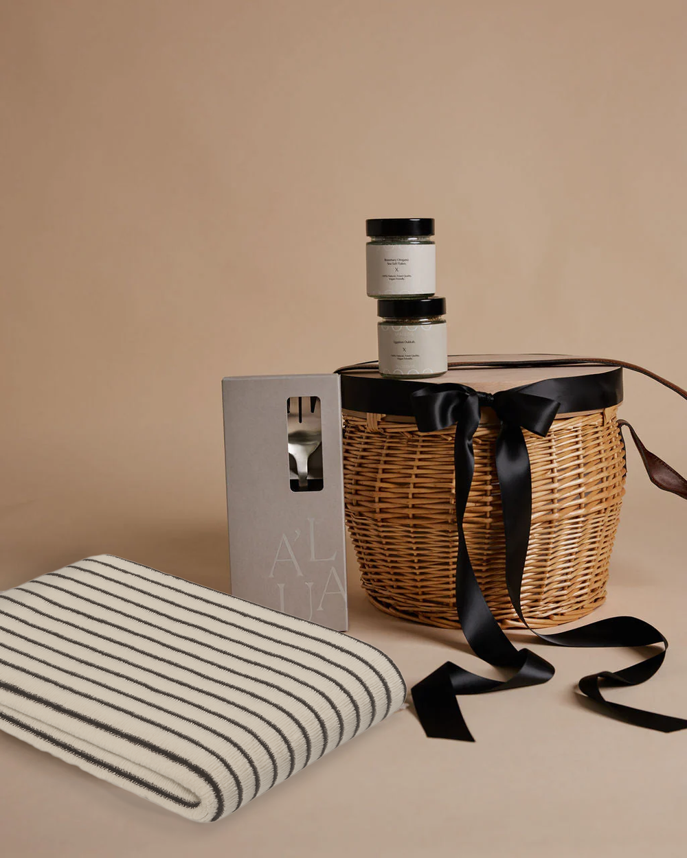 The Bayside Picnic Basket Gift